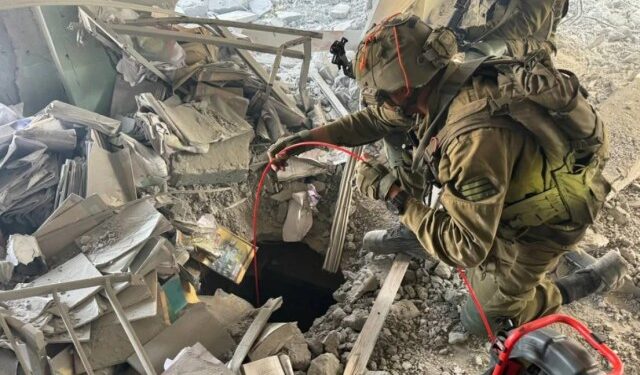 Soldados israelíes encontraron un túnel utilizado por Hamás bajo la cuna de un bebé en el norte Gaza