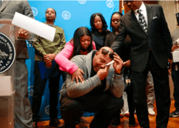 Boston pide perdón a dos afroamericanos acusados falsamente de asesinato en 1989