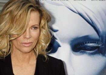 Kim Basinger, de niña maltratada por su padre a mito erótico que enloqueció a medio planeta