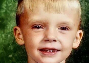 Los restos de un niño pequeño desaparecido hace 20 años fueron hallados en zona boscosa de Virginia