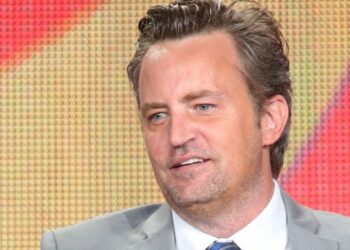 Matthew Perry “nunca estuvo limpió”: contactaba a jóvenes por apps de citas para obtener drogas
