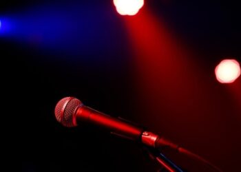 Ofrecía un concierto frente a una multitud, comenzó a cantar “Nadie es eterno” y se murió