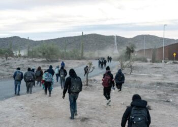 Estadounidenses quedaron atrapados en México por el cierre de una frontera y piensan cruzar ilegalmente