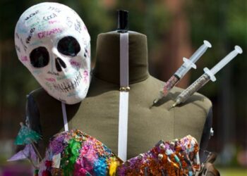 Los narcos en México aprovechan la anonimidad en internet para captar a jóvenes