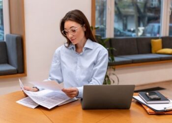 “Piensan que soy estúpida”: Mandó su CV a varios sitios, pero rechazó los trabajos por un curioso motivo (VIDEO)