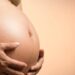 ¿La forma de la línea alba de una embarazada puede predecir el sexo del bebé?