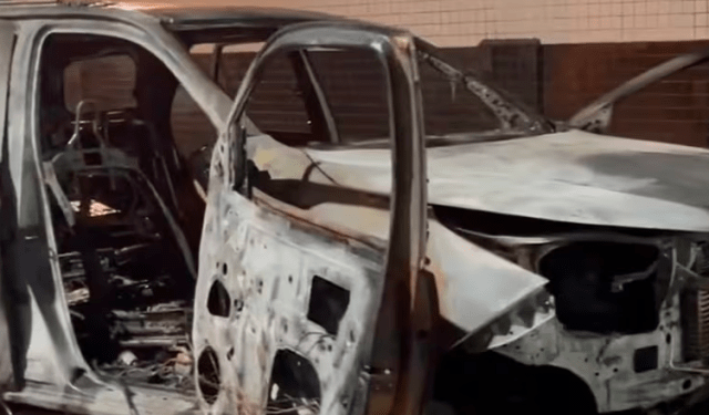 Hinchas del Santos queman el carro de Steven Mendoza, enojados por el descenso del equipo (Fotos)