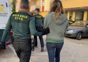 Detienen a pareja francesa que planeaba “sacrificar” a su hijo porque estaba “poseído”