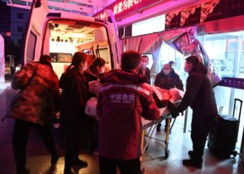 Al menos 111 muertos dejó terremoto de magnitud 6,2 en el noroeste de China