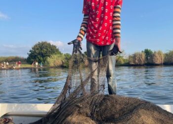 Los pescadores están muy preocupados por derrames de petróleo en el Lago de Maracaibo