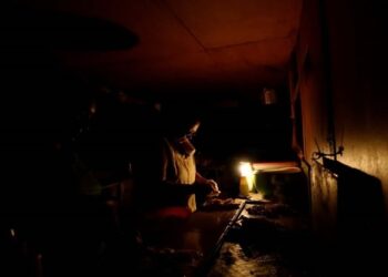 Fuerte bajón de luz se registró en varios estados de Venezuela este #14Dic
