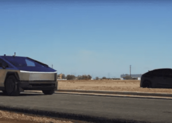 EN VIDEO: Así fue como un Tesla Cybertruck humilló a un Lamborghini en una carrera de resistencia