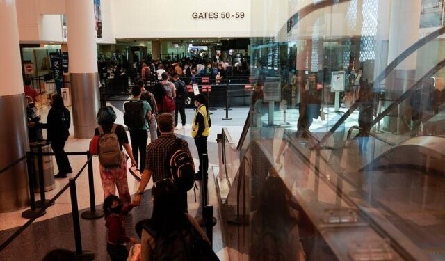 Alerta en Los Ángeles: pasajero aterrizó sin pasaporte, visa ni pasaje y provocó una investigación del FBI