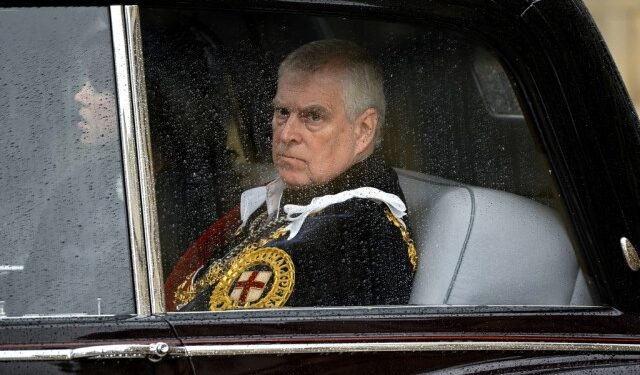 Carlos III planearía dejar de pagar la seguridad de la casa del príncipe Andrés