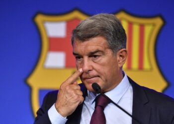 Laporta acepta que Xavi se marche a final de temporada “porque es una leyenda”
