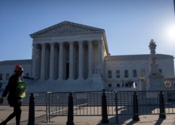 Texas podría ser nuevamente demandado por el gobierno federalsobre una controversial ley de control migratorio.