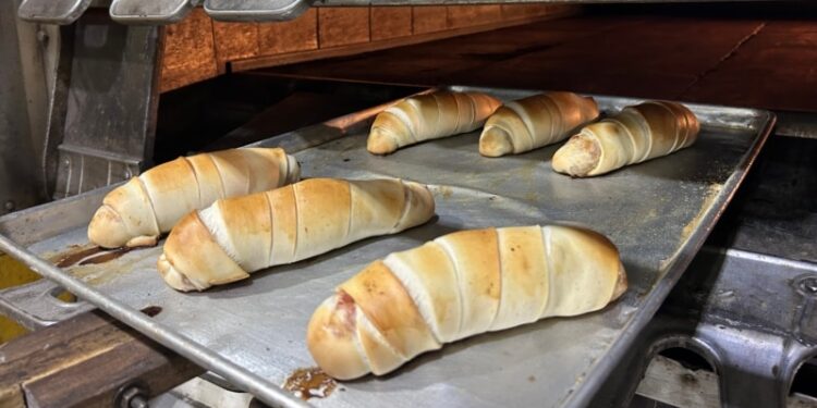 Primer día internacional del «cachito», el panecillo venezolano casi tan popular como la arepa