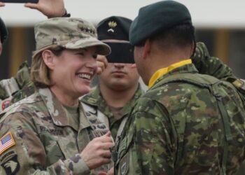 EE.UU. dona equipos de seguridad militar a Ecuador