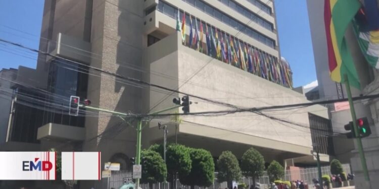 Caída de reservas y escasez de dólares, ¿cuáles son las perspectivas de la economía boliviana en 2024?