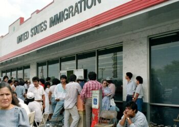 EE. UU: Récord de 3 millones de casos se acumulan en tribunales de inmigración