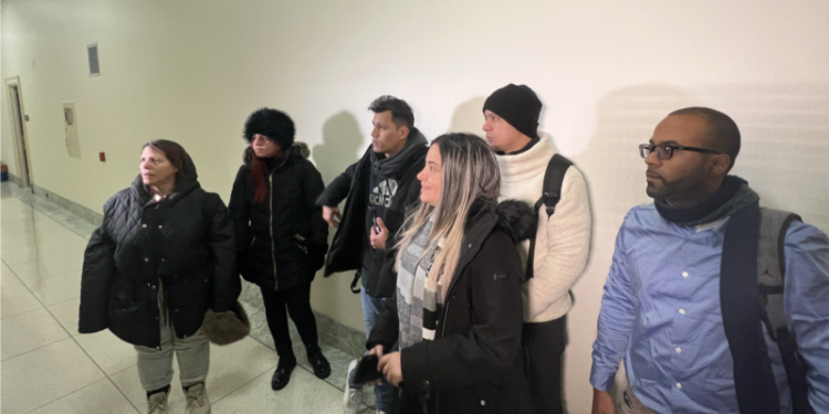 Cubanos con I-220A llegan a Washington para pedir parole y acogerse a la Ley de Ajuste