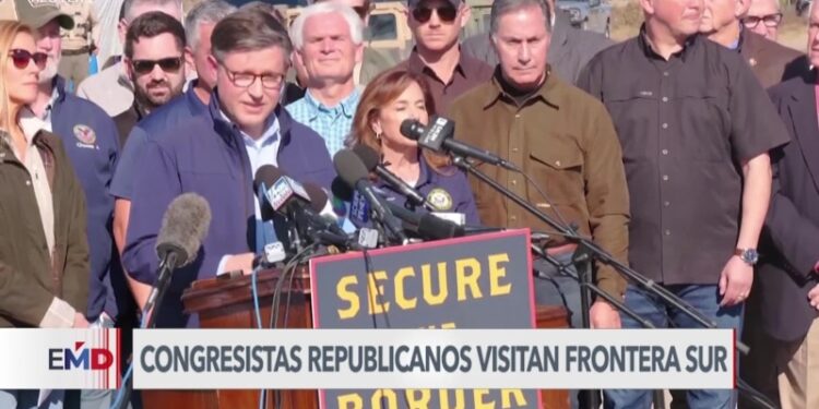 Congresistas republicanos visitan la frontera en Eagle Pass, Texas