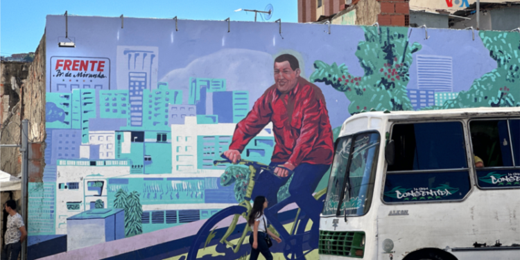 En Fotos | 25 años del chavismo en las calles de Caracas