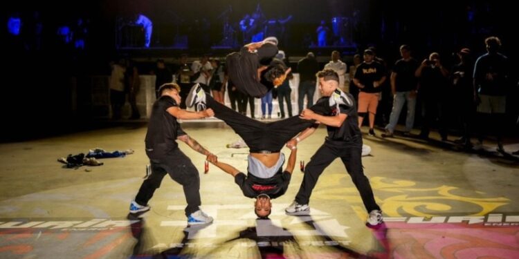 El atleta de breaking que viaja durante dos horas a Caracas para mostrar su arte