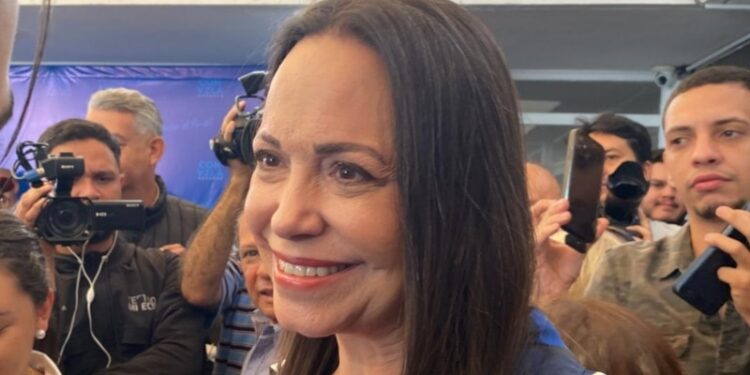 Oposición de Venezuela se organiza para elecciones presidenciales sin certezas sobre habilitación de Machado