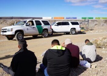 Aumentan las tensiones entre Texas y el gobierno federal sobre el control de la frontera con México.