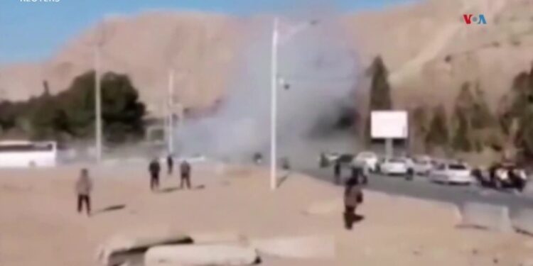 Dos bombas dejan casi cien muertos en Irán en conmemoración de general Suleimani