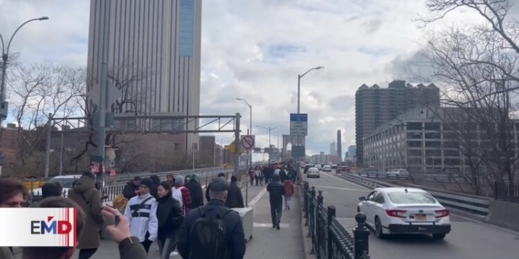 Se acaba la venta ambulante en el icónico puente Brooklyn de Nueva York