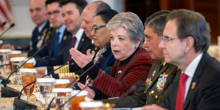 Discusiones entre EEUU y México sobre migración continúan en Washington