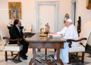 Petro propone diálogo con el ELN en el Vaticano y se ofrece a mediar entre Nicaragua y la Iglesia católica