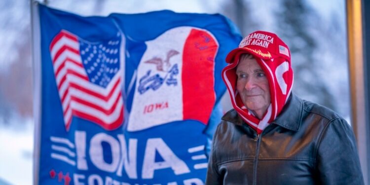 Comienzan los caucus de Iowa, con un Trump favorito en las encuestas pero pendiente de las bajas temperaturas