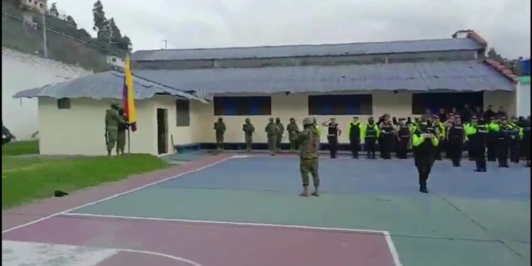 Autoridades ecuatorianas investigan asesinato de fiscal