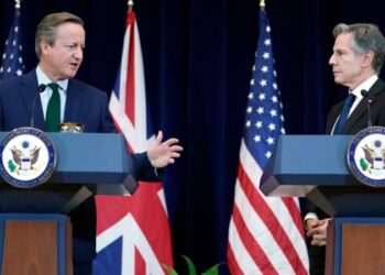 Fuerzas armadas de EE.UU. y Gran Bretaña atacan instalaciones hutíes en Yemen