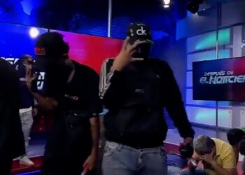 Encapuchados toman un canal de televisión ecuatoriano, se oyen disparos