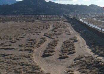 ¿Puertas para entregarse en la frontera? La Patrulla Fronteriza de EEUU aclara mitos entre migrantes