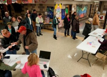 El expresidente Donald Trump se convierte en el rotundo ganador del Caucus de Iowa, obteniendo más del 50% de los votos.