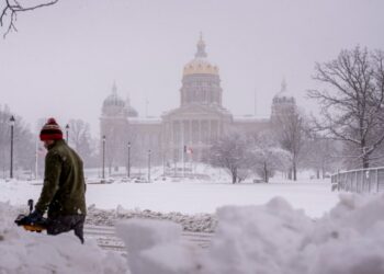 La costa Este de EEUU sigue sufriendo las consecuencias de tormentas invernales.