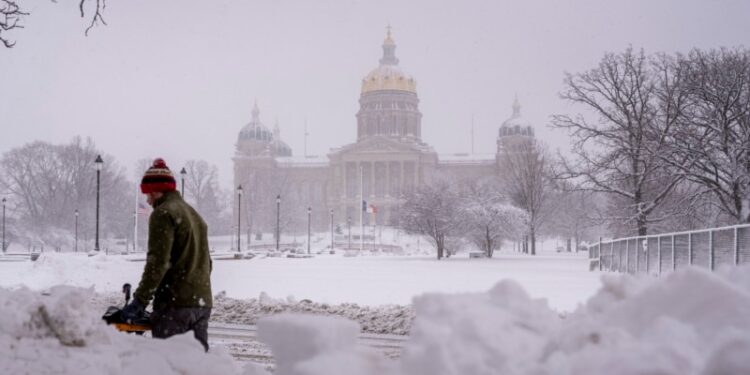 La costa Este de EEUU sigue sufriendo las consecuencias de tormentas invernales.