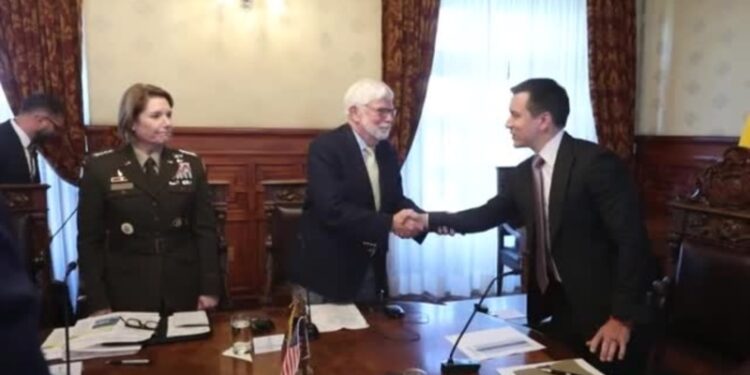 Fuerzas Armadas de Ecuador confirman llegada de ayuda estadounidense