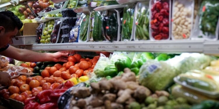 Crecimiento económico de EEUU en cuarto trimestre supera las expectativas