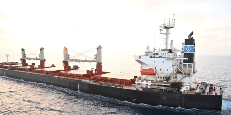 Los constantes ataques de hutíes a buques de carga en el Mar Rojo están afectando a las economías europeas