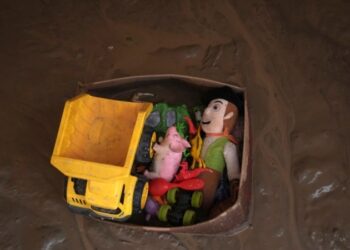 Alud provocado por lluvias arrasa 20 viviendas en pueblo de los Andes de Perú