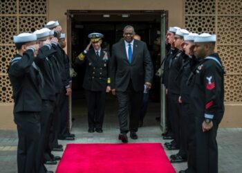 Secretario de Defensa Lloyd Austin sigue hospitalizado