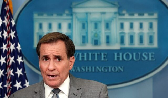 Casa Blanca afirmó que la ayuda militar a Ucrania se “detuvo por completo”