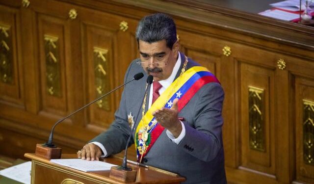 ABC: Nicolás Maduro demora la fecha de las presidenciales y la habilitación de María Corina Machado