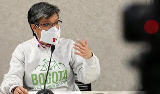 Claudia López exigió a Gustavo Petro que respalde a María Corina Machado